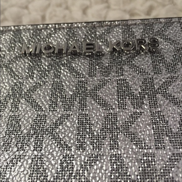 Michael Kors Wristlet - Picture 2 of 7